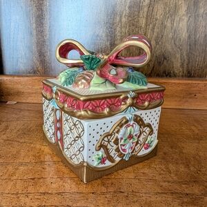 Fitz and Floyd Holiday Gift Box with Bow